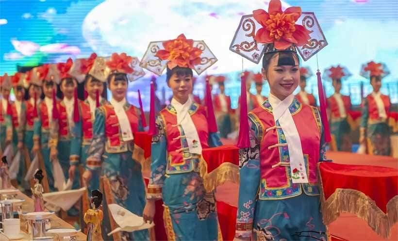 Beijing: Imperial Cuisine Experience & Cultural Performance - What arrives on the imperial menu