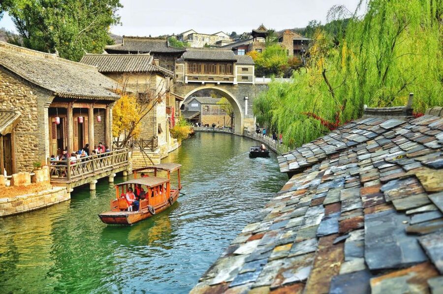 Beijing: Jinshanling and Simatai Wall&Gubei Watertown Tour - Is $185 per person good value?