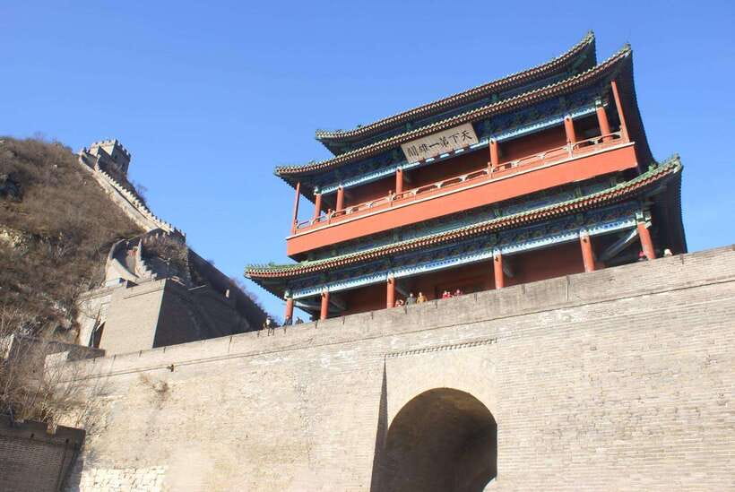Beijing: Juyongguan Great Wall, Sacred Way & Ming Tombs Trip - Lunch: included only in the top package