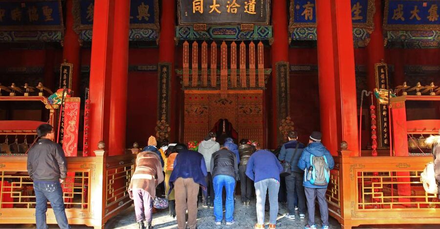Beijing: Lama Temple, Confucius Temple and Guozijian Museum - Walking from worship to scholarship