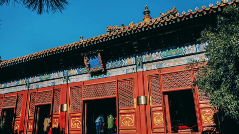 Beijing: Lama Temple (Yonghe Temple) Admission Ticket - The 18-meter sandalwood Maitreya Buddha