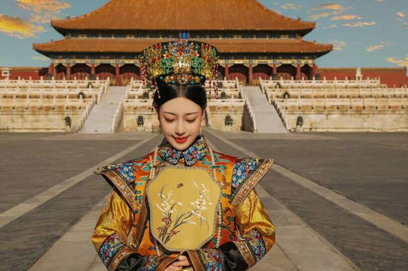 Beijing: Must-Try Chinese Ancient Costume Rental& Photoshoot - Meeting at Jinyu Hutong Station