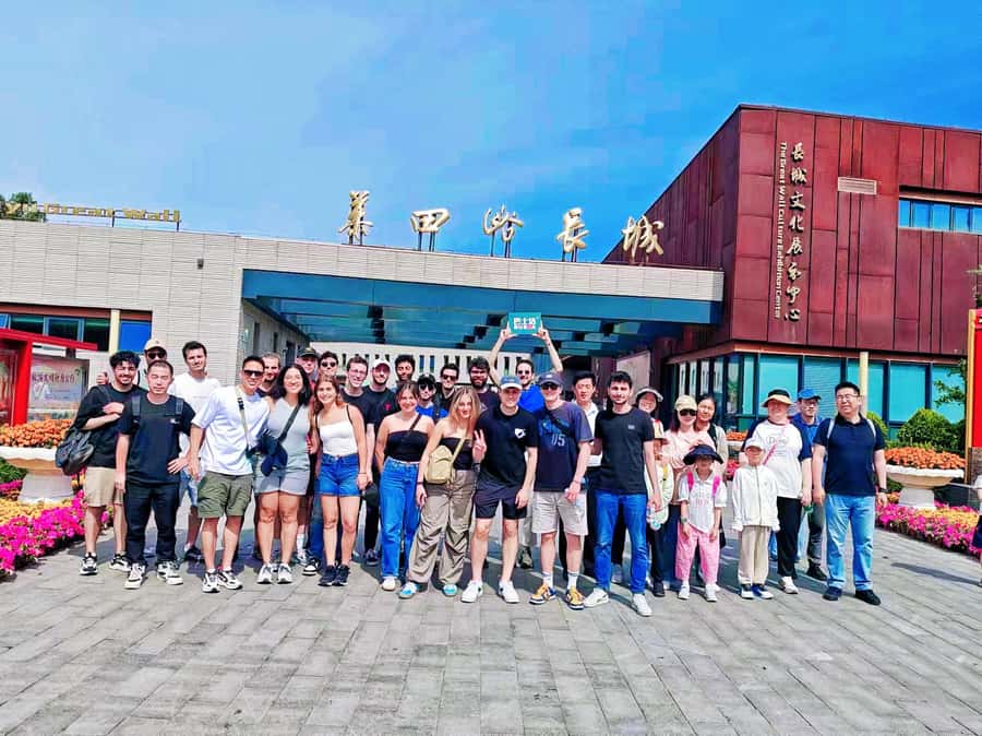 Beijing:Mutianyu Great Wall Bus Tour 7/8/9/10/13/13:30/15:30 - Choosing between the seven departure times