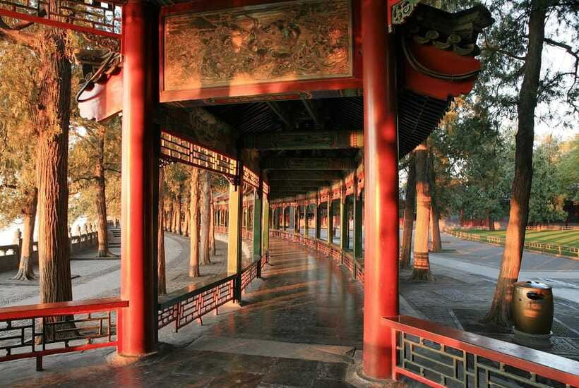 Beijing: Panda House w/Great Wall or City Sites Private Tour - Food, tea, and added stops