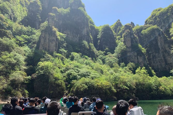 Beijing Private Tour to Badaling Great Wall and Longqing Gorge with Boat Ride - English guidance and the value of local help
