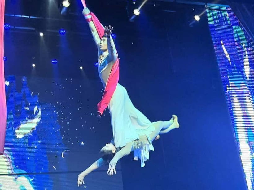 Beijing: Qinle Palace Acrobatics Show Ticket - Giant wheels and globe motorcycles deliver the loudest thrills