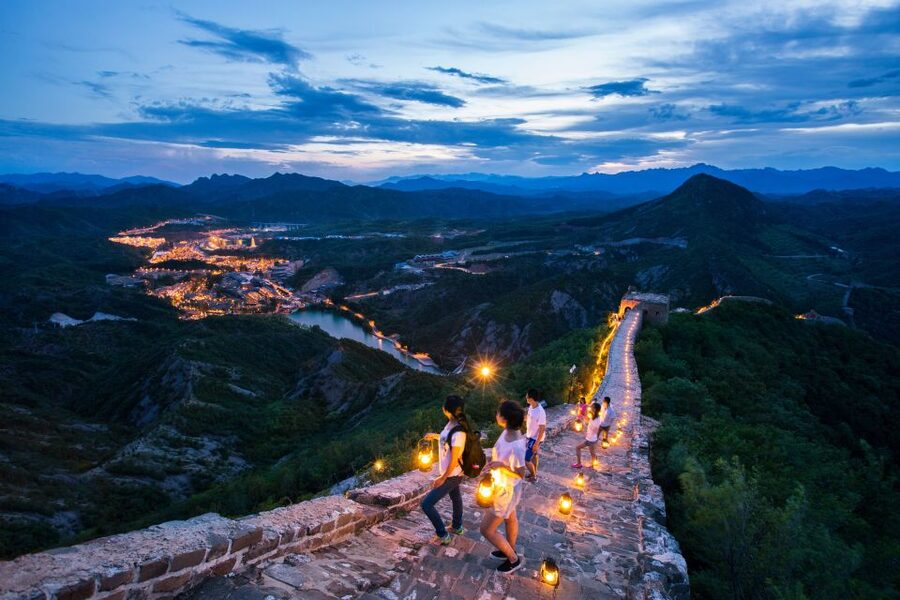 Beijing: Simatai Great Wall & Gubei Water Town Private Tour - Entering Gubei and finding the cable car