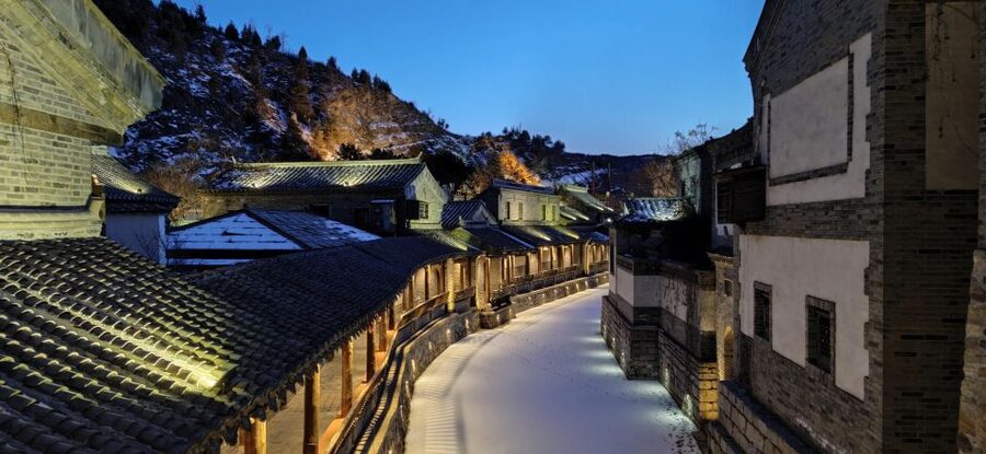 Beijing: Simatai Great Wall & Gubei Water Town Private Tour - Riding up to Simatai Great Wall