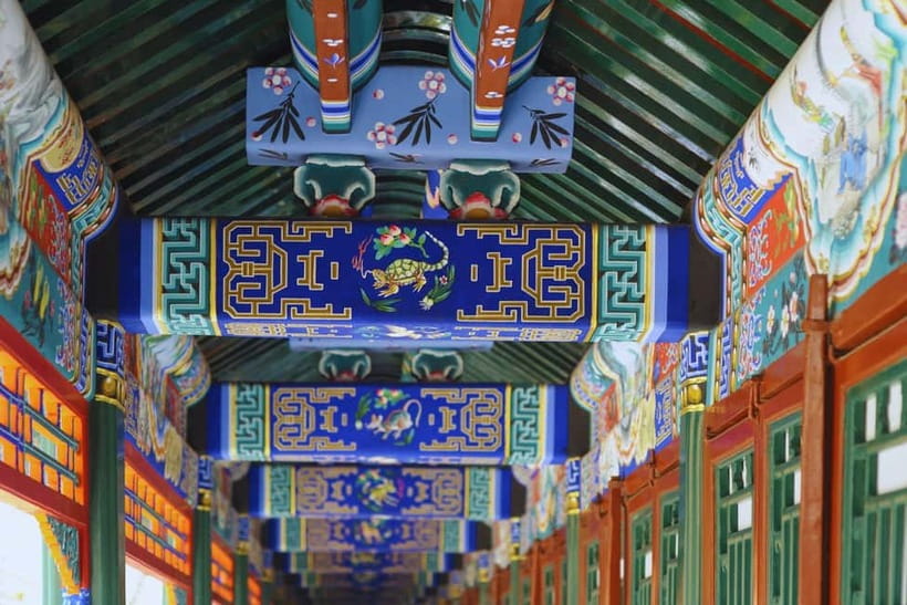 Beijing: Summer Palace Entry Ticket and Optional Guided Tour - How much guide quality changes the day