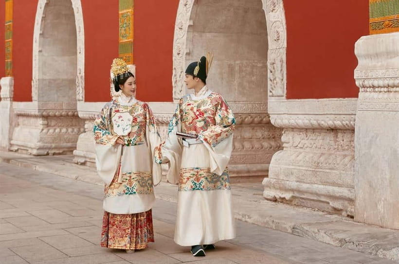 Beijing Traditional Hanfu Experience & Photoshoot for Groups - Meeting at Jinyu Hutong Station