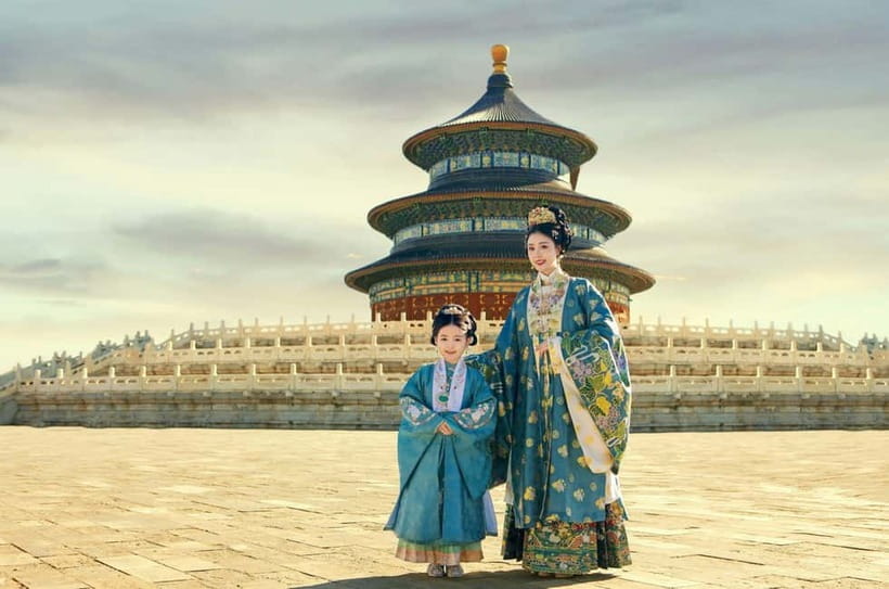 Beijing Traditional Hanfu Experience & Photoshoot for Groups - From the shop to the Forbidden City moat