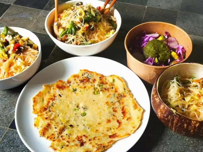 Beijing: Vegan Home Cooking & Local Market Tour with Sanxia - Tea, Dim Sum, and the Pause Before Lunch