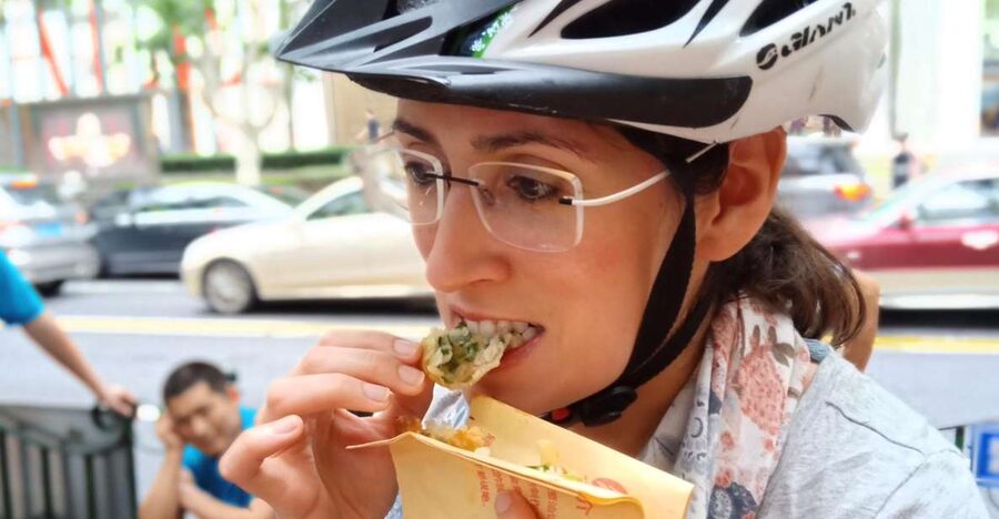 Biking Real Shanghai& Tea Tasting Experience - Through the Old Town back alleys