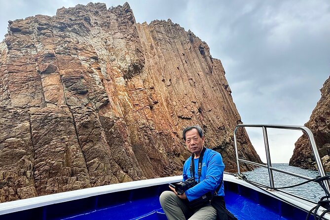 Boat Tour Through Four Sea Arches in Sai Kung, Hong Kong Geopark - Wang Chau’s Little Taiwan arch