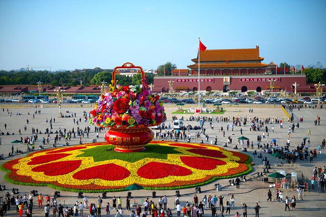 Boutique Tour: Tiananmen, Forbidden City, Mutianyu with VIP Pass - Tiananmen Square: a vast start to the morning
