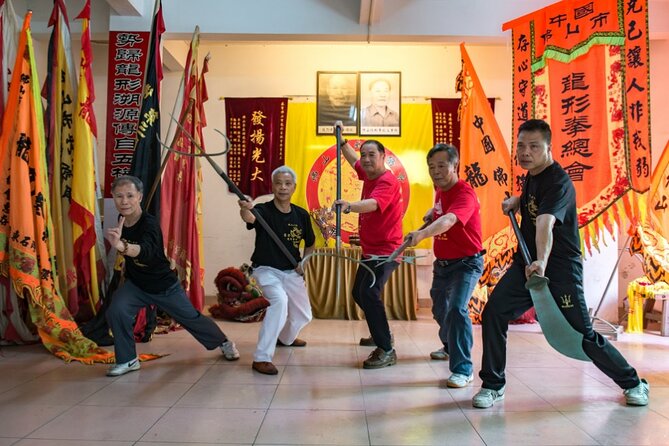 Bruce Lee Hometown Martial Art Culture Lion Dance Private Tour - Entering Zumiao, Foshan’s cultural starting point