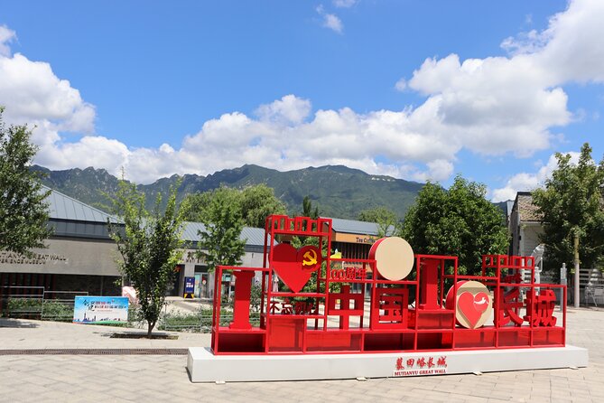 Busda-Mutianyu Great Wall&Dingling Tomb Full-Day Bus/Private Tour - Guides who shape the day