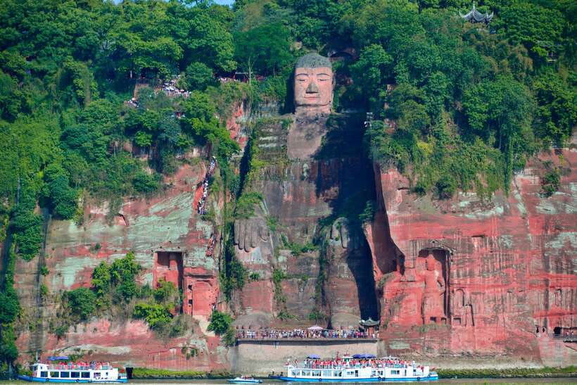 Chengdu: Leshan Buddha Optional Tours w/ Transfer or Guide - Who benefits most from a guide?
