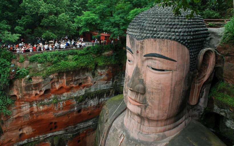 Chengdu: Leshan Buddha Optional Tours w/ Transfer or Guide - Choosing between a ticket, train, and private car