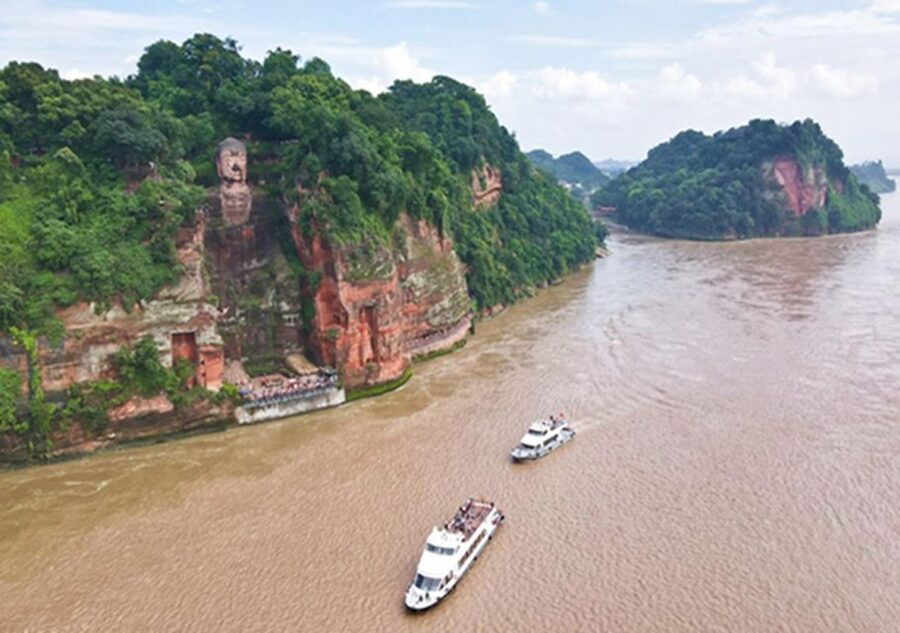 Chengdu panda & Leshan Buddha One Day Private Tour - What the guide adds to the day