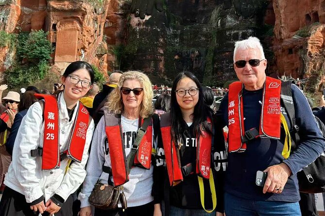 Chengdu Panda & Leshan Giant Buddha Premium Private Day Tour - Why pair pandas with Leshan Buddha?