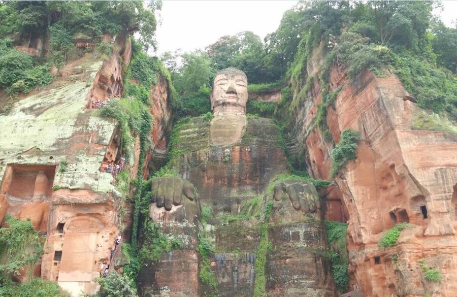 Chengdu Private Tour of Leshan Buddha and Panda Base - What the guides add to the day