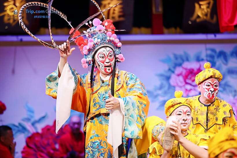 Chengdu: Sichuan Opera Face-Changing and Acrobatics Show - Key points to know before you go