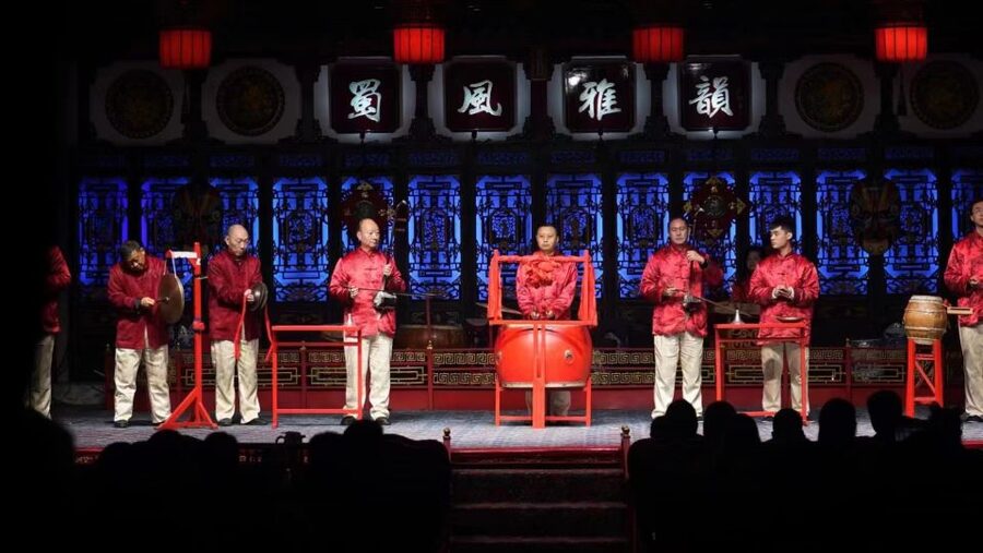 Chengdu: Sichuan Opera Shu Feng Yan Yun Evening Show Ticket - What happens during the 90-minute performance