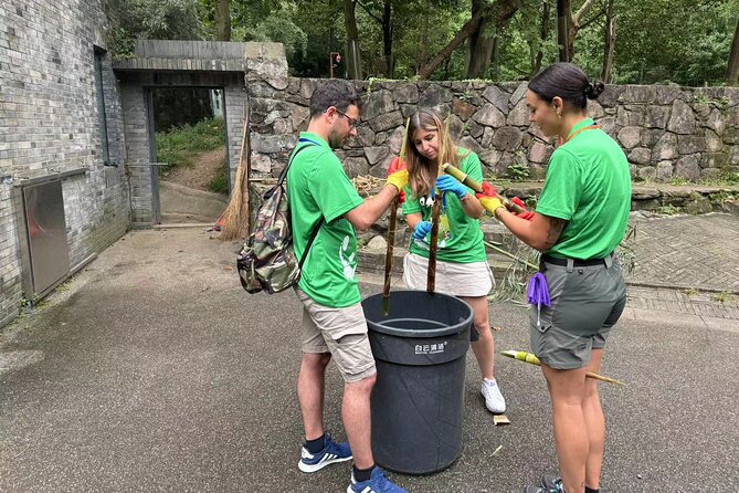 Chengdu: Volunteer Day Experience at Dujiangyan Panda base - Getting ready as a temporary panda keeper