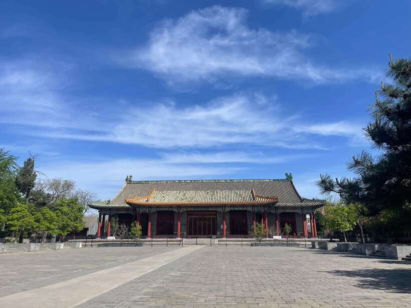 Chinese Kungfu class in old temple beside Forbidden Ci - A Master, a Translator, and Clear Instruction