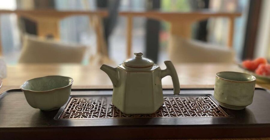 Chinese Tea ceremony in Beijing Hutong courtyard - Key points at a glance