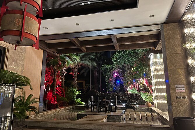 Chongqing Luxury Hot Spring and Massage Luxury Meal Private Tour - What makes the pool selection appealing