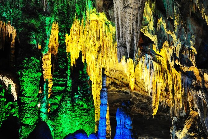 Chongqing Private Day Tour to Wulong Karst National Geology Park - The Tiankeng sinkhole and Difeng fissure gorge