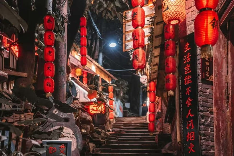 Chongqing: Surreal Urban, Ancient Town, and Secret Viewpoint - Guides, languages, and the human side of the day