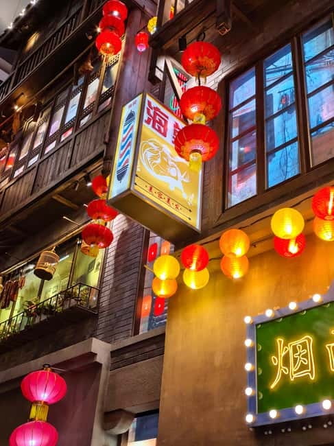 Chongqing: Trendy Spots, Cableway & Ferry Private Tour - Lunch: simple local food or non-spicy hotpot