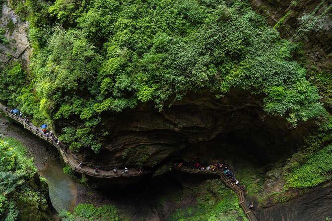 Chongqing Wulong: All inclusive luxury private trip to 2 spots - The Three Natural Bridges and the karst valley