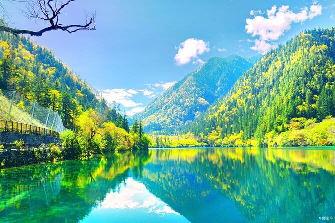 Classic 3-Day Jiuzhaigou Private Tour(Transportation+Tickets) - The people behind the logistics