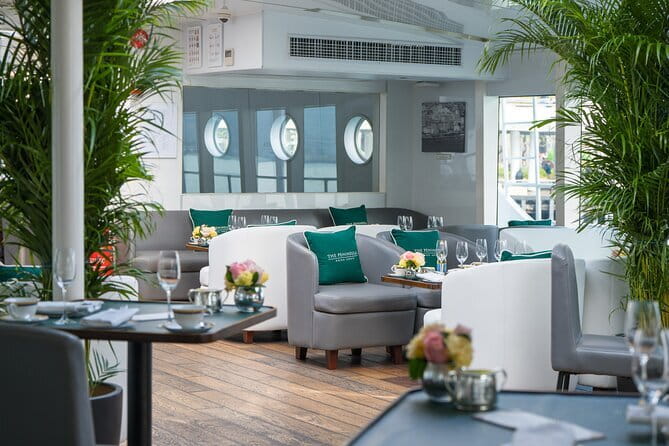 Classic Afternoon Tea Voyage in Hong Kong for 4 Pax - Seating advice for couples and groups of four
