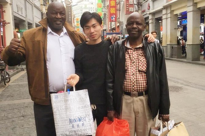 Custom Private Guangzhou Tour with Local Guide and Private Car - Huacheng Square and the Pearl River skyline