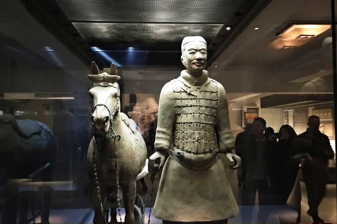 Customizable Terracotta Warriors Day Tour in Xian - Taking a lunch break without a fixed restaurant