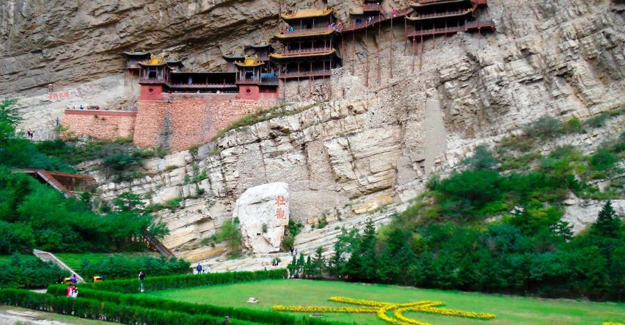 Datong: Temples and Grottoes day tour with tickets options - Who should choose the guided day tour?