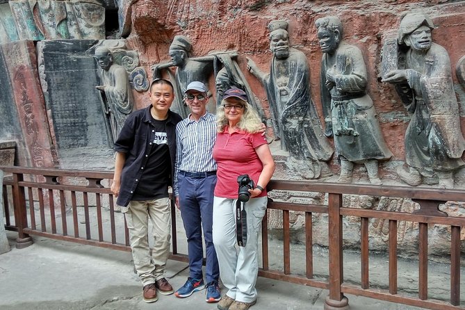 Dazu Ancient Rock Carvings Private Tour Extension - A relaxed lunch in Dazu town