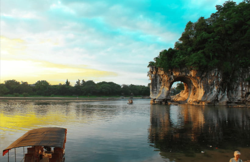 Discover Guilin's Gems:Guangzhou-Bullet Train Highlight Tour - Reed Flute Cave brings the wow factor
