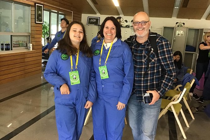 Dujiangyan Panda Volunteering Experience with Lunch - A panda documentary from 12:30 to 1:30