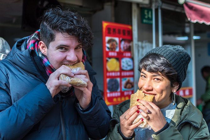 Eat Like a Local: Street Breakfast Tour in Shanghai - Why the small group makes a difference