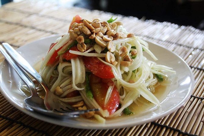 Evening Thai Dinner and Huangpu River Cruise in Shanghai - From dinner to the Bund by private vehicle