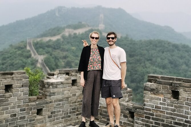 Explore Beijing's Tiananmen,Forbidden city andMutianyu with guide - Guide support and the private format