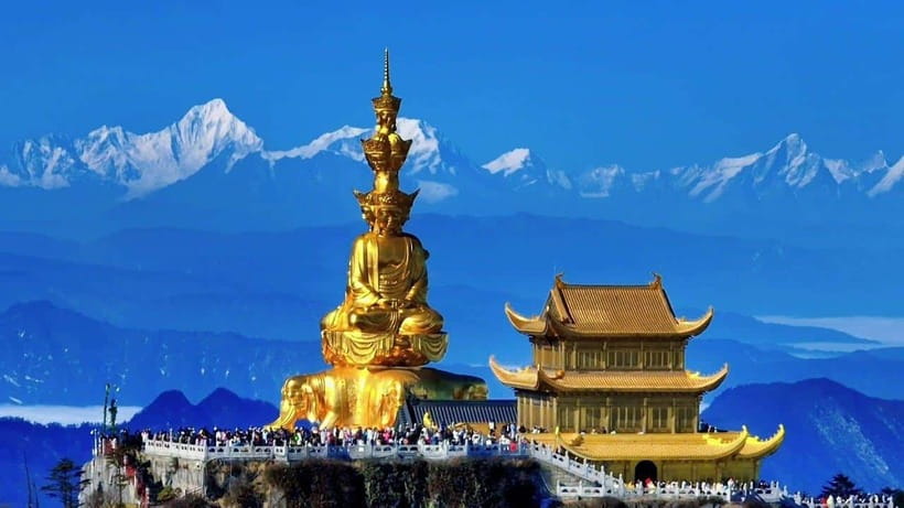 From Chengdu: Mount Emei Day Trip with Golden Summit Visit - Reaching the Golden Summit at 3,077 meters