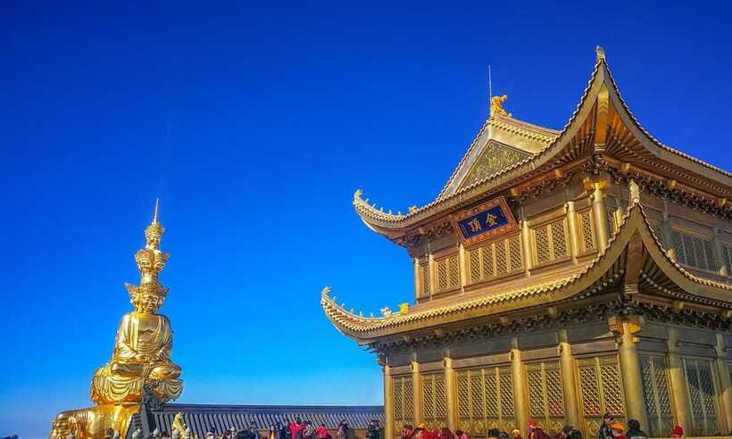 From Chengdu: Mount Emei Day Trip with Golden Summit Visit - Does the private format justify $338?