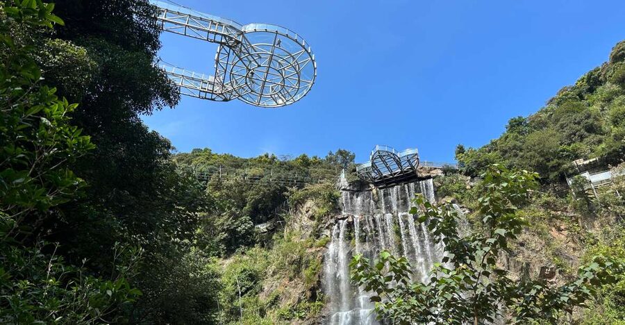From Guangzhou: Gulong Canyon Private Day Tour - Lunch and the difference between the two booking choices